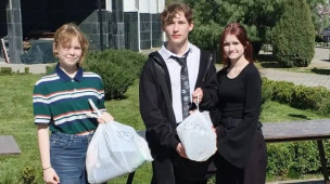 фото студентов,  участвующих в сборе гуманитарной помощи
